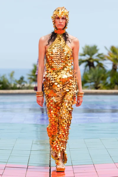 Look 24